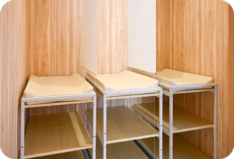 おむつ替えのイメージ