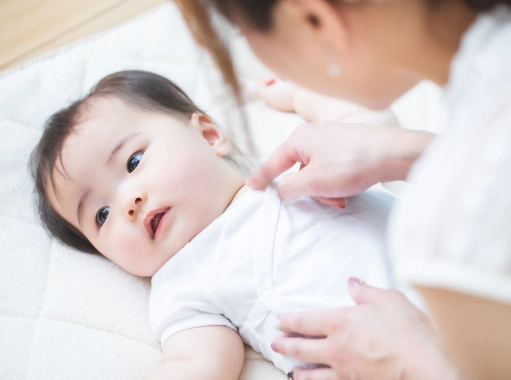 おむつ替えのイメージ