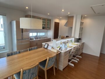 キッズカウンターのある2階のキッチン