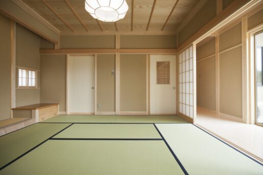和室の左側の襖の奥はウォークインクローゼットになっています。

 