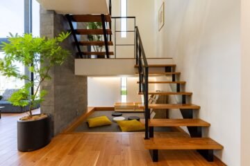 アキュラホーム浜松展示場_階段下大収納