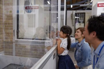 バス見学会／工場見学のイメージ