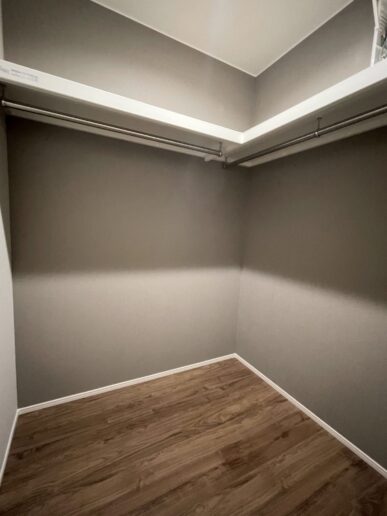 1階・2階それぞれに各2帖分のファミリークローゼットを配置。