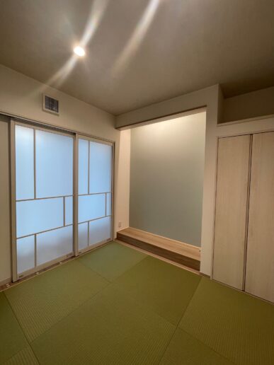 光をやさしく取り込み、ほっと一息できる落ち着きのある和空間。