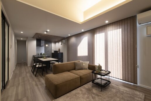 室内は温かみのあるグレージュにブラックを効かせて、
落ち着いたトーンでまとめました。