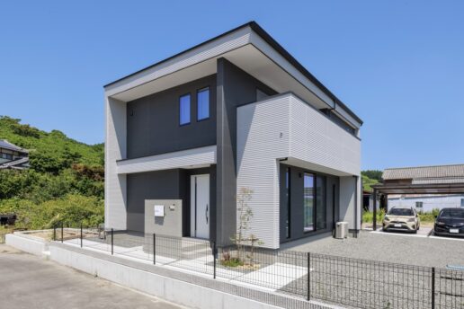 立体的にデザインされた外観はモノトーンの配色でスタイリッシュにっまとめています。