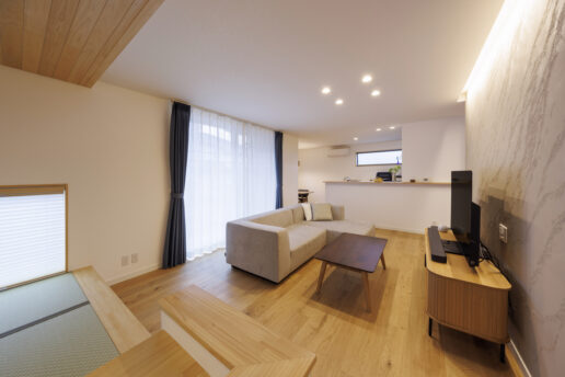 和の雰囲気と木の風合いが引き立て合う、穏やかなLDK。