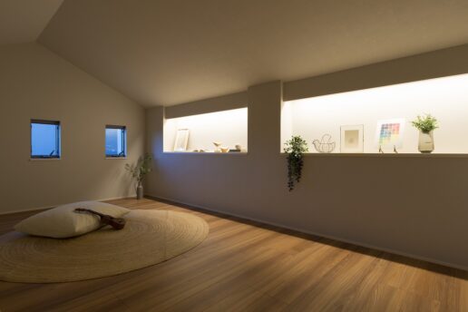 固定階段で行ける屋根裏空間。
趣味のスペースにしたり収納スペースにしたり、幅広い用途で使うことができます。