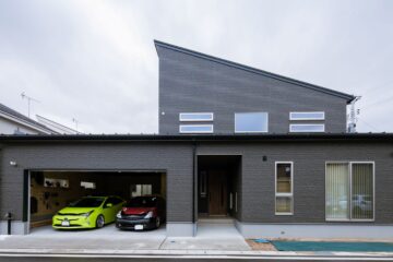 夢を叶えたビッグガレージのある住まいのイメージ