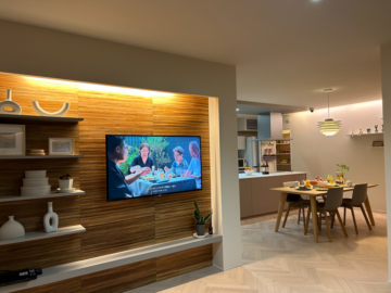 間接照明で落ち着いた雰囲気のリビング