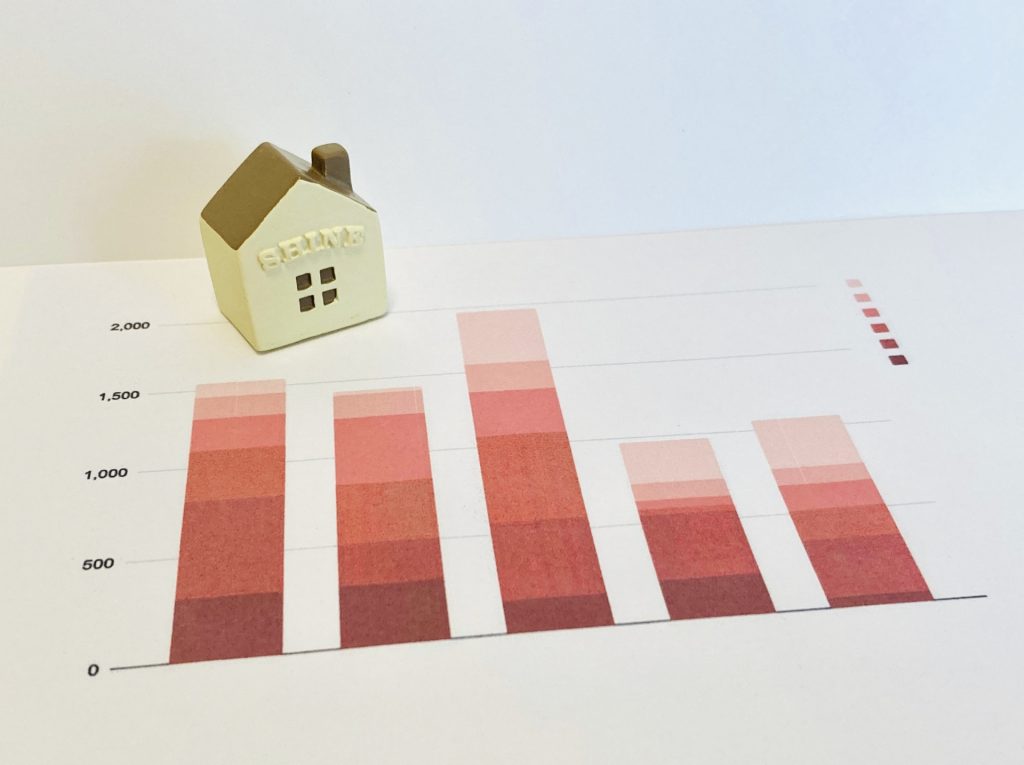 不動産売却の査定方法は？査定依頼時の注意点や見積もり額が変わるポイントも解説