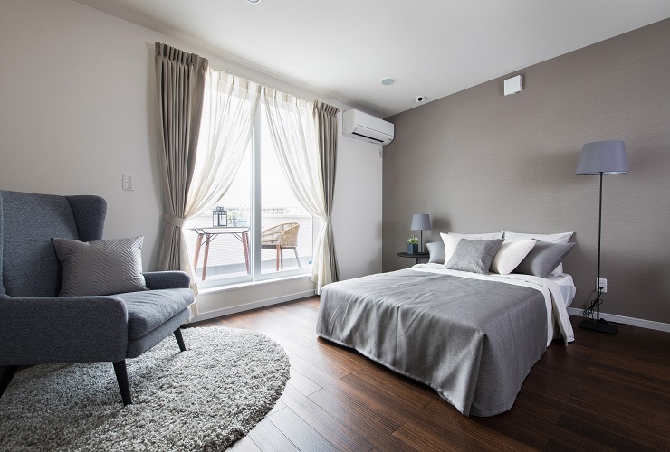広いバルコニーに面した主寝室はホテルライクにゆったり過ごせる安らぎの空間です。